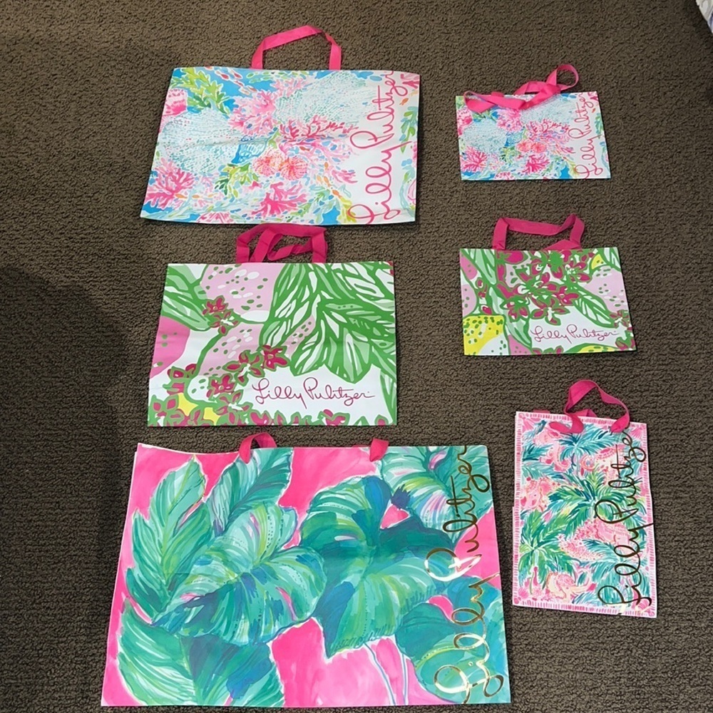 Lilly Pulitzer set of 6 shopping bags/gift totes all new! Rare and fun prints!